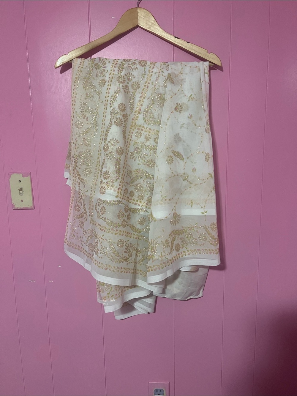 Elegant White & Gold Embroidered Women's Sareen Only